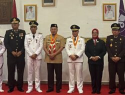 Danlanal Dabo Singkep Hadiri Upacara Detik-Detik Proklamasi Kemerdekaan RI Ke-80 di Kantor Bupati Lingga