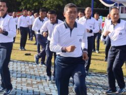 Semarakkan HUT Ke-80 Kemerdekaan RI, Danlanal Bintan Ikuti Olahraga Bersama di Kodaeral IV Batam