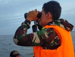 Bertindak Cepat, Pos TNI AL Medan Labuhan Bantu Proses Pencarian Nelayan Tenggelam di Perairan Belawan