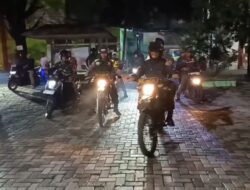 Babinsa Kaliabang Tengah Ajak Komduk dan Warga Tingkatkan Siskamling, Wujudkan Lingkungan Kondusif